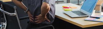 5 estiramientos que sí pueden ayudarte después de una jornada de oficina 5 estiramientos que sí pueden ayudarte después de una jornada de oficina