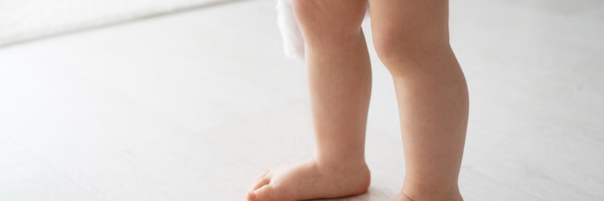 Rehabilitación postoperatoria de pie plano flexible en niños