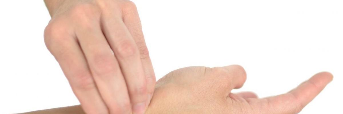 Uso intensivo del móvil y dolor en la muñeca: relación con la tendinitis de De Quervain